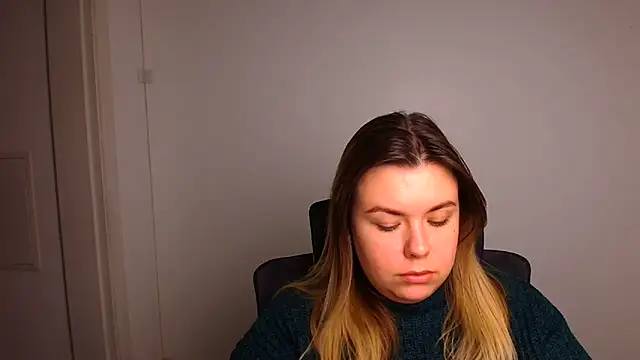 Snapshot of SusannaNight chatting on 11/18/25, 07:02 SusannaNight online show from 11/18/25, 07:02