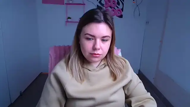 Snapshot of SusannaNight chatting on 11/23/25, 06:35 SusannaNight online show from 11/23/25, 06:35