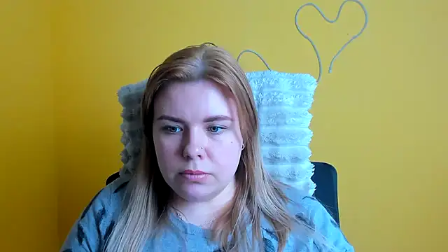 Snapshot of SusannaNight chatting on 12/03/25, 12:58 SusannaNight online show from 12/03/25, 12:58