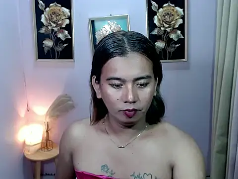 Snapshot of exoticashly chatting on 11/18/25, 01:04 exoticashly online show from 11/18/25, 01:04