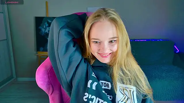 Shawty Mia online show from 12/05/25, 02:14