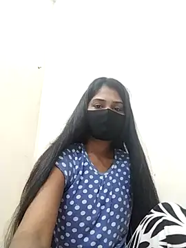 Green LaDY66 online show from 11/12/25, 04:13