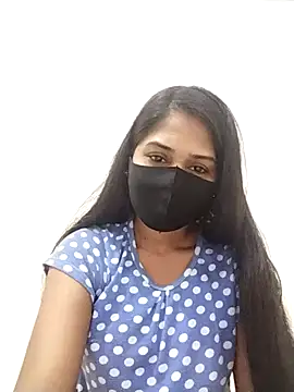 Green LaDY66 online show from 11/17/25, 06:35