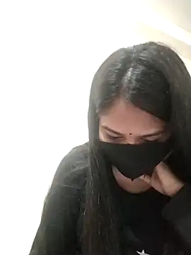 Green LaDY66 online show from 12/04/25, 06:05