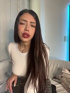 AshleyWinslow online show from 04/01/26, 07:33