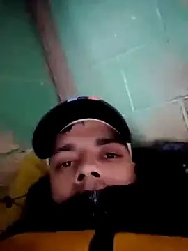 Snapshot of sentatebb chatting on 10/29/25, 07:48 sentatebb online show from 10/29/25, 07:48