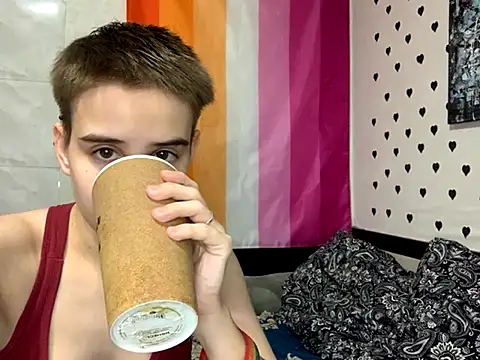 Snapshot of Kim_Ray chatting on 10/31/25, 02:07 Kim Ray online show from 10/31/25, 02:07