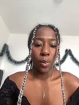 Snapshot of milarain chatting on 12/20/25, 01:29 milarain online show from 12/20/25, 01:29