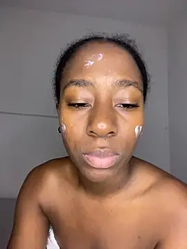 Snapshot of milarain chatting on 03/23/26, 06:12 milarain online show from 03/23/26, 06:12