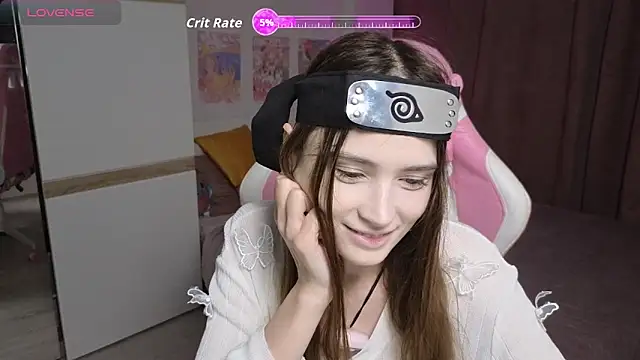 Hana Flo  online show from 11/04/25, 01:54