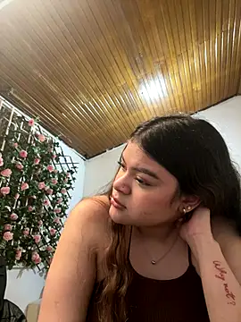 Tharafresneda  online show from 10/29/25, 02:30