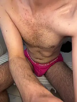 Snapshot of ozysboy chatting on 04/25/26, 01:41 ozysboy online show from 04/25/26, 01:41