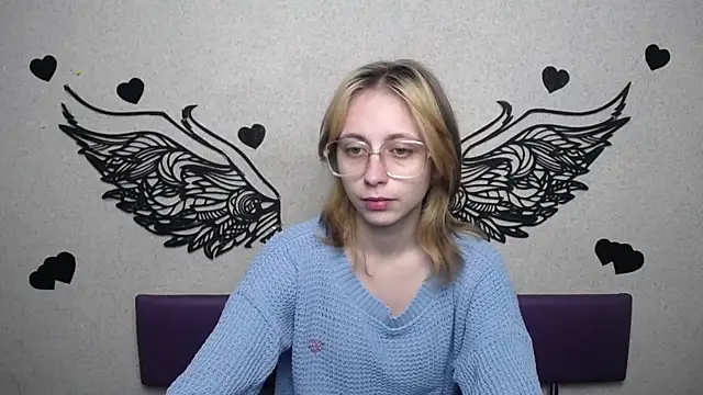 TracyLll online show from 11/24/25, 11:43