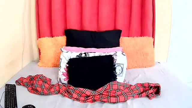 Snapshot of BubblegumBaddiexxxx chatting on 11/27/25, 08:16 BubblegumBaddiexxxx online show from 11/27/25, 08:16