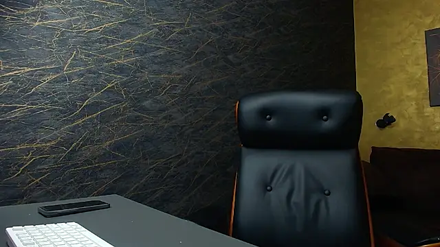 HayesWood online show from 11/11/25, 06:13