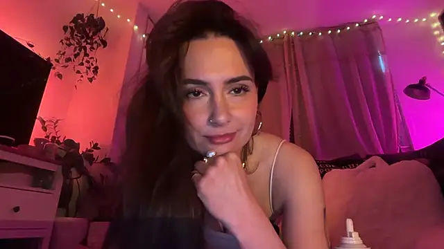 Snapshot of SpicyLunaaa chatting on 05/09/26, 01:27 SpicyLunaaa online show from 05/09/26, 01:27