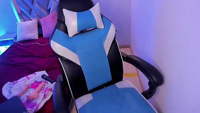 Julietta01 online show from 11/27/25, 03:41