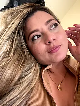 Snapshot of BunnyFoxxxy chatting on 12/13/25, 09:20 BunnyFoxxxy online show from 12/13/25, 09:20