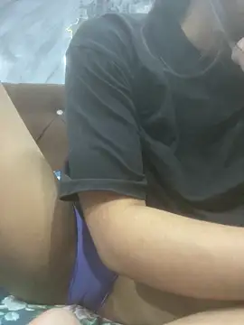 Snapshot of Heena_Sharma982 chatting on 03/05/26, 07:32 Heena Sharma982 online show from 03/05/26, 07:32