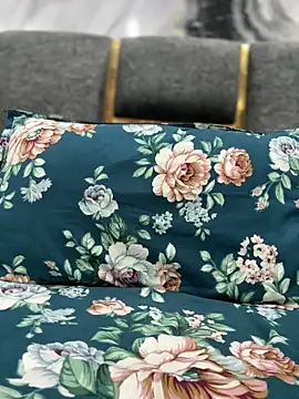 Snapshot of Heena_Sharma982 chatting on 04/05/26, 06:05 Heena Sharma982 online show from 04/05/26, 06:05