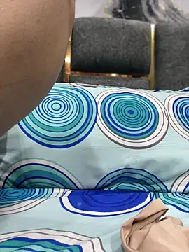 Snapshot of Heena_Sharma982 chatting on 04/17/26, 07:06 Heena Sharma982 online show from 04/17/26, 07:06