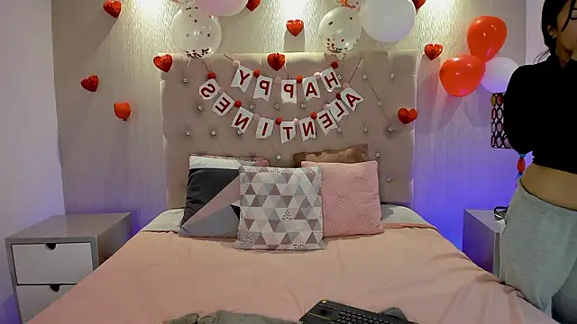 KamyGlam online show from 02/15/26, 08:05