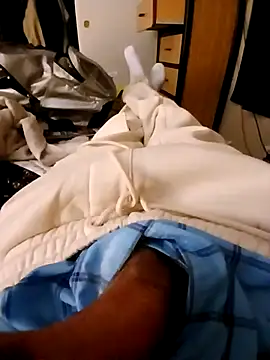 Snapshot of Xxn8x chatting on 12/22/25, 01:35 Xxn8x online show from 12/22/25, 01:35