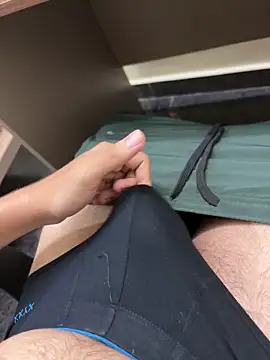 Snapshot of SentScruples chatting on 11/12/25, 06:41 SentScruples online show from 11/12/25, 06:41