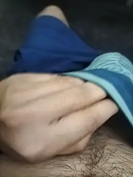 Snapshot of SentScruples chatting on 12/01/25, 10:53 SentScruples online show from 12/01/25, 10:53