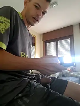 Casal2011 online show from 10/29/25, 05:25