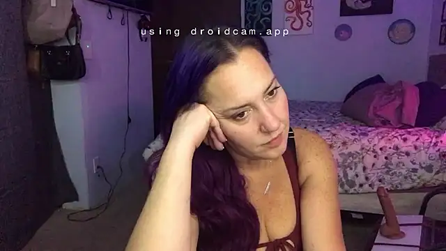 Snapshot of kristallic chatting on 12/18/25, 12:11 kristallic online show from 12/18/25, 12:11