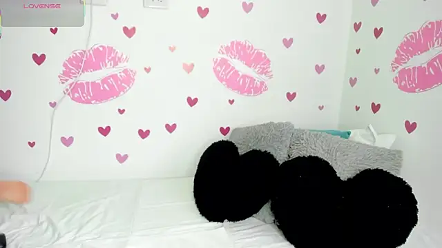 MiaAylen  online show from 11/11/25, 08:09