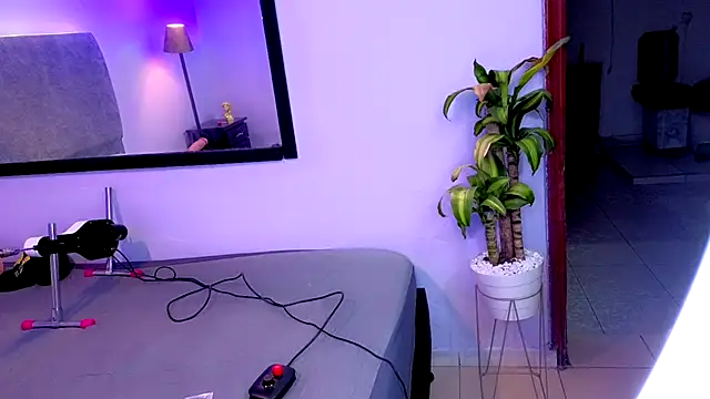 Snapshot of Flor_Gil chatting on 11/12/25, 03:18 Flor Gil online show from 11/12/25, 03:18