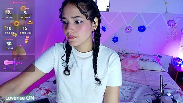 Snapshot of Aprilsweet2005 chatting on 04/06/26, 01:45 Aprilsweet2005 online show from 04/06/26, 01:45