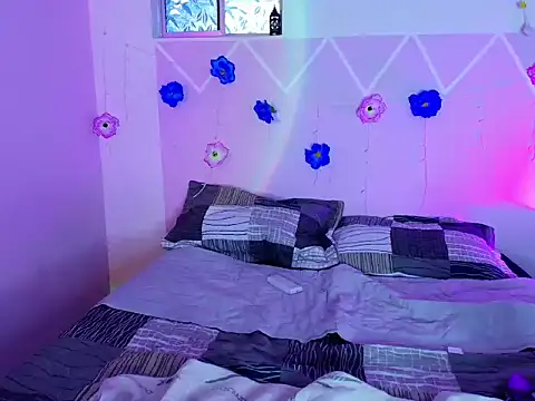 Snapshot of Aprilsweet2005 chatting on 04/13/26, 01:49 Aprilsweet2005 online show from 04/13/26, 01:49