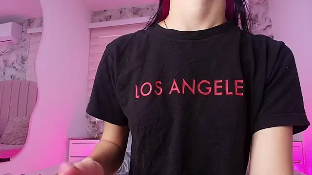 Snapshot of emma_trix chatting on 04/06/26, 12:39 emma trix online show from 04/06/26, 12:39