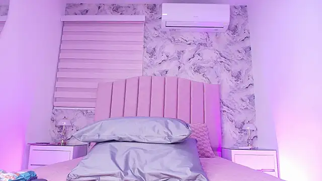 Snapshot of emma_trix chatting on 04/08/26, 11:54 emma trix online show from 04/08/26, 11:54