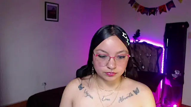 Snapshot of _anne_hot21 chatting on 10/30/25, 06:52  anne hot21 online show from 10/30/25, 06:52