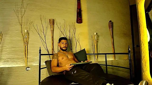 OwenScott online show from 10/31/25, 04:35