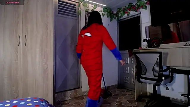 Snapshot of Samara_Homescapes chatting on 11/27/25, 04:14 Samara Homescapes online show from 11/27/25, 04:14