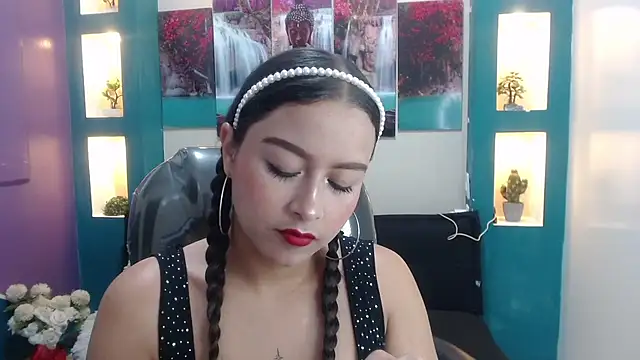 Snapshot of gygyfox chatting on 12/17/25, 09:43 gygyfox online show from 12/17/25, 09:43