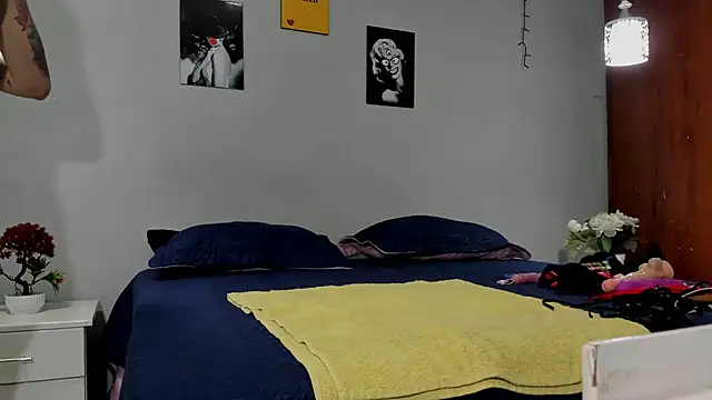 Snapshot of sexynova_93 chatting on 11/21/25, 07:34 sexynova 93 online show from 11/21/25, 07:34