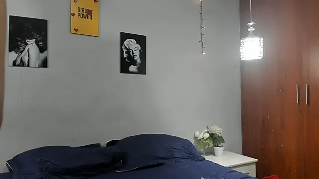 Snapshot of sexynova_93 chatting on 12/17/25, 07:53 sexynova 93 online show from 12/17/25, 07:53