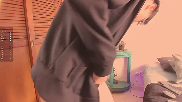 estmonnn online show from 11/18/25, 03:38