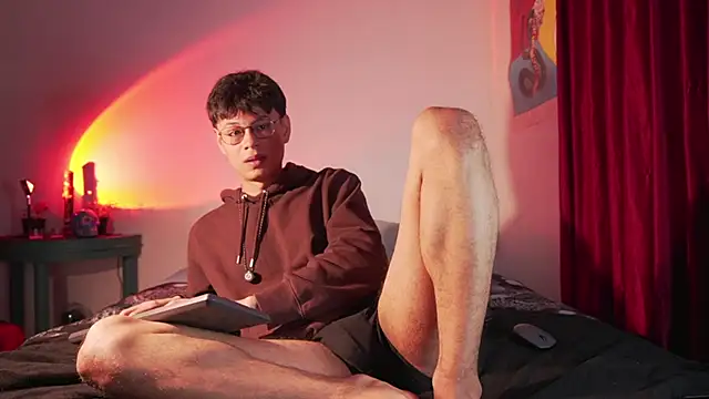 estmonnn online show from 04/28/26, 01:15