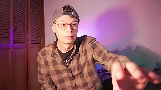 estmonnn online show from 05/13/26, 01:03