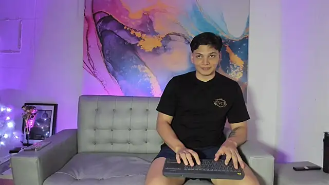 Snapshot of pinksmile_1 chatting on 01/11/26, 12:59 pinksmile 1 online show from 01/11/26, 12:59