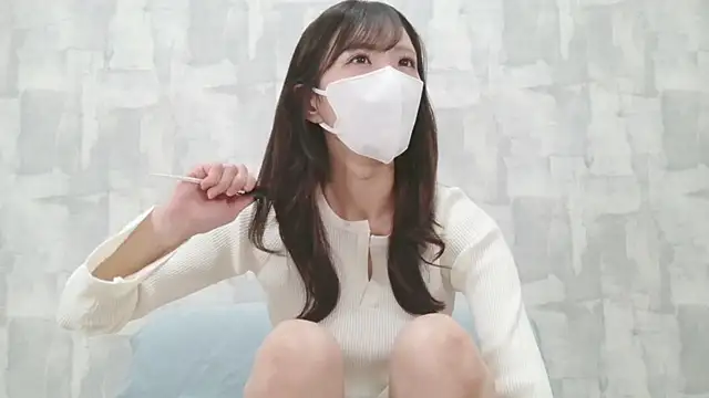 Snapshot of Minami_jjjj chatting on 12/15/25, 12:59 Minami jjjj online show from 12/15/25, 12:59