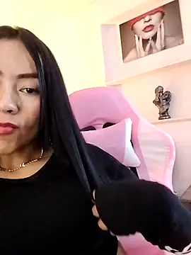 Snapshot of Loanna_stella chatting on 11/05/25, 02:11 Loanna stella online show from 11/05/25, 02:11