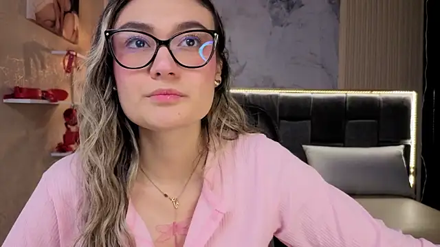 Snapshot of Im-Lola chatting on 12/03/25, 07:56 Im-Lola online show from 12/03/25, 07:56